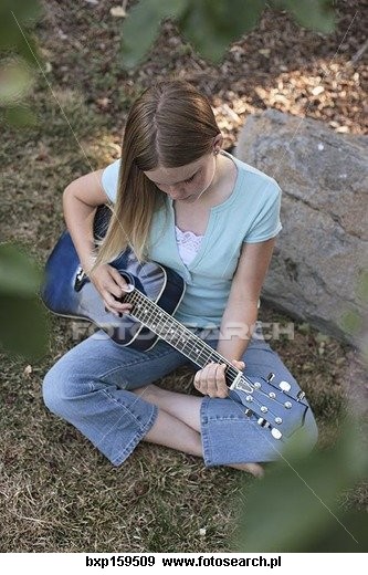 Dziewczyny z gitarą - 18l.jpg