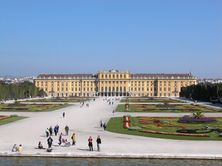 Barok i Rokoko - Johann Bernard Fisher von Erlach - pałac Schnbrun w Wiedniu bryła, 1.jpg