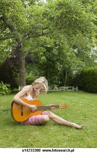 Dziewczyny z gitarą - 29z.jpg