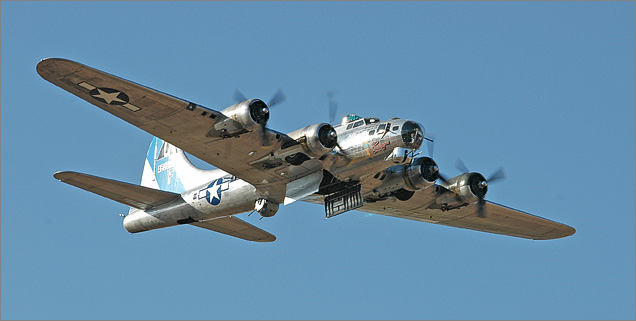 B-17 - B-17-bombing-2.jpg