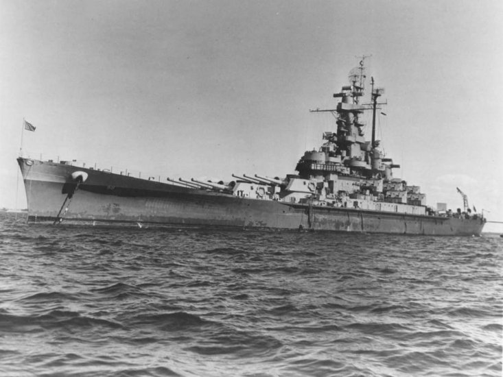 okręty wojenne - BB60-USS-Alabama-22-January-1946.jpg
