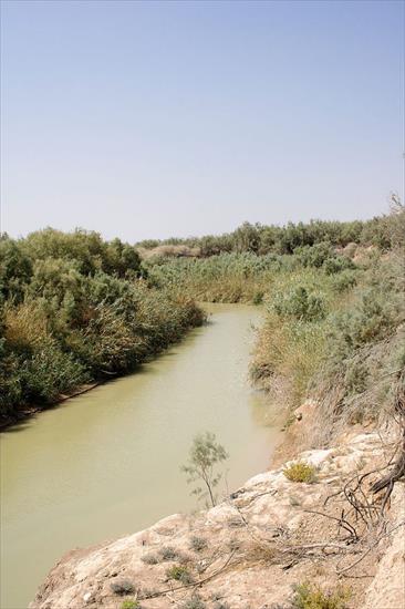 Izrael starożtny , obrazy - 800px-Jordan_River. Rzeka Jordan - 251 km.jpg