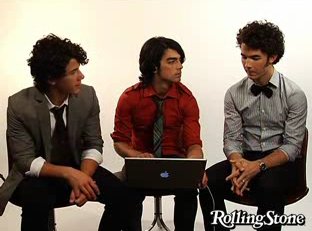 Jonas Brothers - 34xg750.jpg