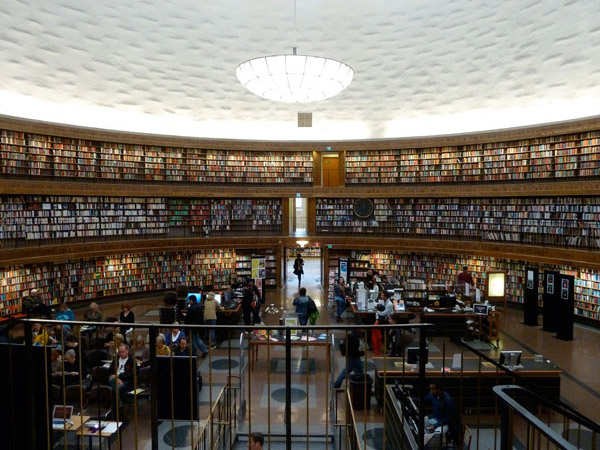 03.Biblioteki Świata - Biblioteka Publiczna w Sztokholmie Szwecja.jpg