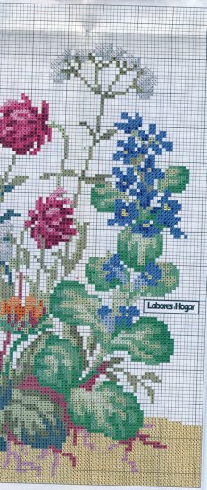 poduszki - Labores del Hogar. Pillow with Flowers-ch3.jpg