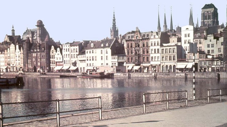 dawny Gdańsk 600 zdjęć - Widok Motławy Mottlau i Długiego Pobrzeża Lange Brcke z Ołowianki Bleihof.bmp
