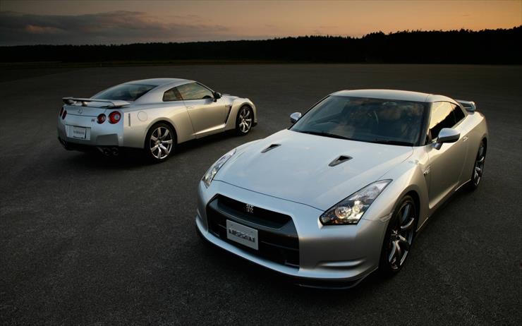 Tapety HD1 - 2156-PL-nissan-gt-wallpapers_7684_1280x800.jpg