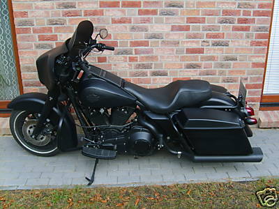 Harley-Davidson - HARLEY-DAVIDSON E-GLIDE ALLES IN MATT SCHWARZ 819.jpg