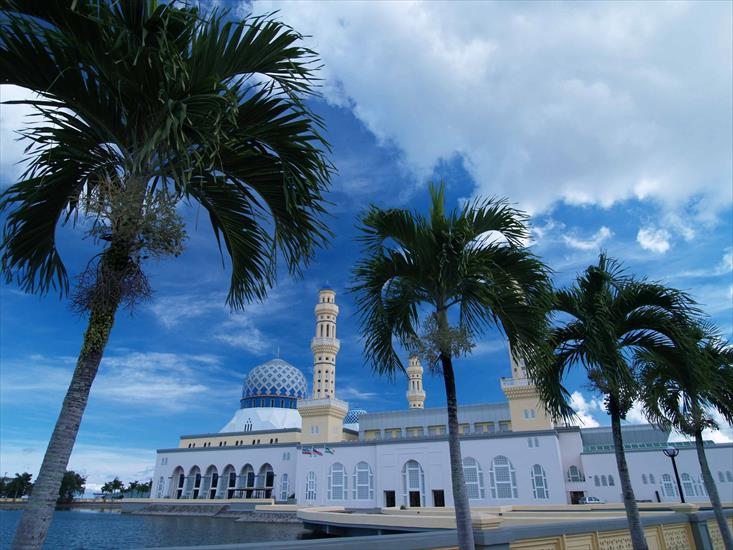 meczety - borneo state-mosque-na-borneo.jpg