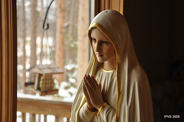 Zdjęcia Figury Matki Bożej Fatimskiej - 4146684171_62c8b20d5b_z.jpg