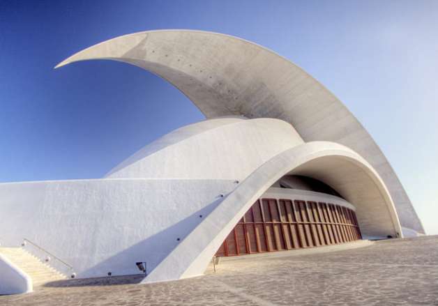 Dziwne i śmieszne budowle - Tenerife Concert Hall Wyspy Kanaryjskie, Hiszpania.jpg