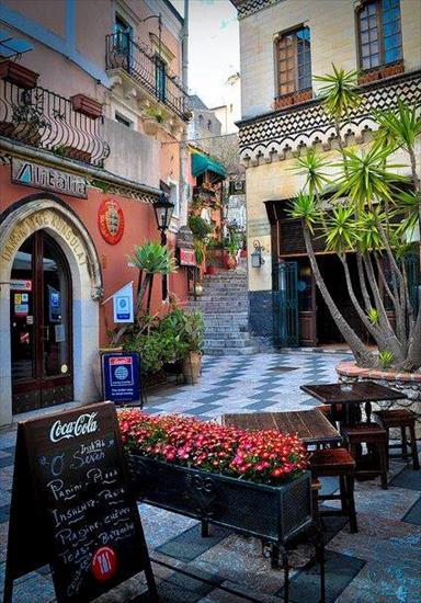 Urocze uliczki - Taormina, Sicilia1.jpg