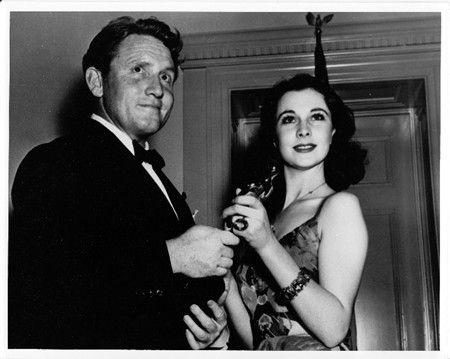 Oscary photo - 1939 Vivien Leigh as Best Actress for Gone with the Wind presented by Spencer Tracy.jpg