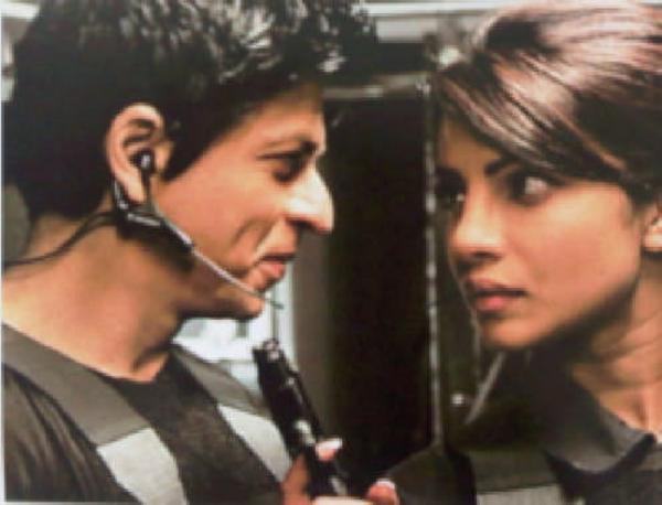 shahruk0211 - Shahrukh Khan Priyanka Chopra Don 2.jpg